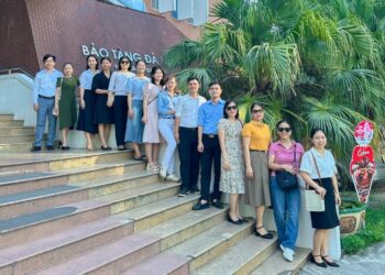 Chi bộ Bệnh viện Răng – Hàm – Mặt thành phố Đà Nẵng sinh hoạt chuyên đề: “Về giáo dục truyền thống cách mạng, truyền thống địa phương” tại Bảo tàng Đà Nẵng